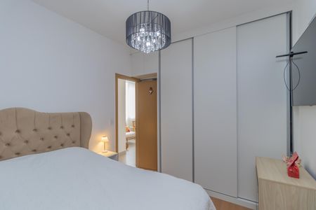 Apartamento à venda com 130m², 2 quartos e 2 vagas Apartamento à venda com 130m², 2 quartos e 2 vagasQuarto