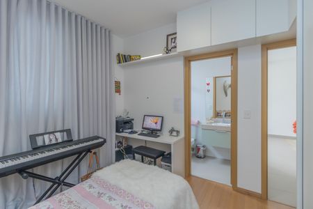 Apartamento à venda com 130m², 2 quartos e 2 vagas Apartamento à venda com 130m², 2 quartos e 2 vagasSuíte