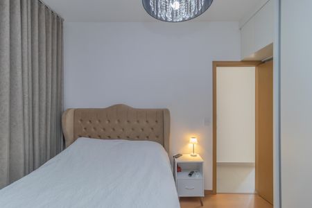Apartamento à venda com 130m², 2 quartos e 2 vagas Apartamento à venda com 130m², 2 quartos e 2 vagasQuarto