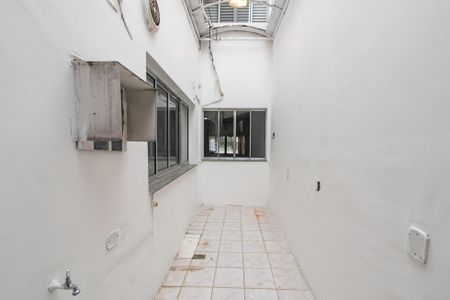 Casa à venda com 220m², 3 quartos e 1 vaga Casa à venda com 220m², 3 quartos e 1 vagaQuintal/churrasqueira