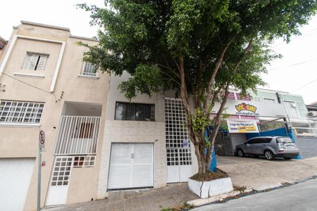 Casa à venda com 220m², 3 quartos e 1 vaga Casa à venda com 220m², 3 quartos e 1 vagaFachada