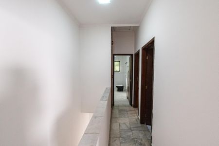 Casa à venda com 220m², 3 quartos e 1 vaga Casa à venda com 220m², 3 quartos e 1 vagaCorredor
