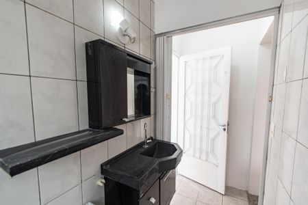 Casa à venda com 220m², 3 quartos e 1 vaga Casa à venda com 220m², 3 quartos e 1 vagaBanheiro 2