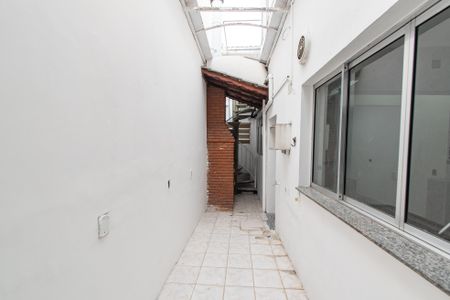 Casa à venda com 220m², 3 quartos e 1 vaga Casa à venda com 220m², 3 quartos e 1 vagaQuintal/churrasqueira