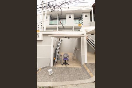 Casa à venda com 100m², 3 quartos e 1 vaga Casa à venda com 100m², 3 quartos e 1 vagaFachada