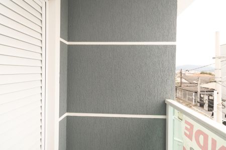 Casa à venda com 100m², 3 quartos e 1 vaga Casa à venda com 100m², 3 quartos e 1 vagaVaranda