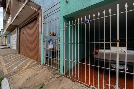 Casa à venda com 70m², 1 quarto e 1 vaga Casa à venda com 70m², 1 quarto e 1 vagaFachada