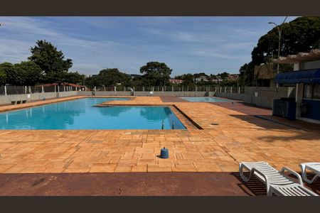 Apartamento à venda com 76m², 3 quartos e 2 vagas Apartamento à venda com 76m², 3 quartos e 2 vagasÁrea comum - Piscina