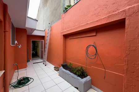 Casa à venda com 180m², 2 quartos e 2 vagas Casa à venda com 180m², 2 quartos e 2 vagasÁrea Externa