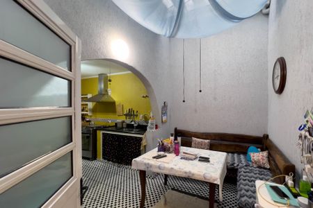 Casa à venda com 180m², 2 quartos e 2 vagas Casa à venda com 180m², 2 quartos e 2 vagasCopa