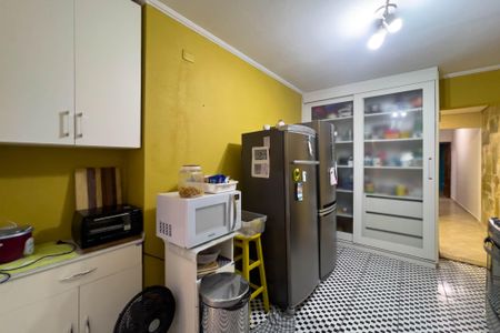 Casa à venda com 180m², 2 quartos e 2 vagas Casa à venda com 180m², 2 quartos e 2 vagasCozinha