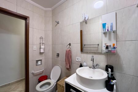 Casa à venda com 180m², 2 quartos e 2 vagas Casa à venda com 180m², 2 quartos e 2 vagasBanheiro