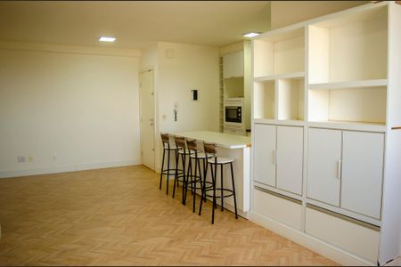 Sala de apartamento para alugar com 1 quarto, 55m² em Jardim Goiás, Goiânia