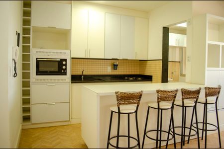 Cozinha de apartamento para alugar com 1 quarto, 55m² em Jardim Goiás, Goiânia