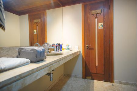 Apartamento à venda com 240m², 3 quartos e 2 vagasBanheiro Corredor