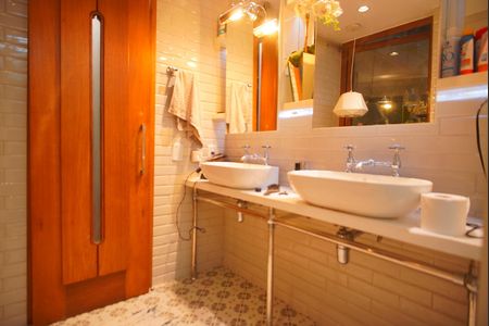 Apartamento à venda com 240m², 3 quartos e 2 vagasBanheiro da Suíte