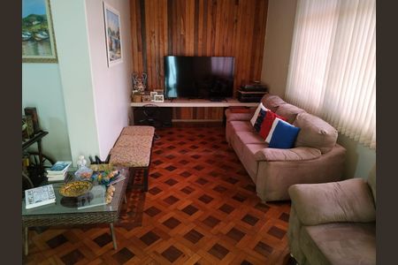 Casa à venda com 200m², 5 quartos e 3 vagas Casa à venda com 200m², 5 quartos e 3 vagasSala Casa 2