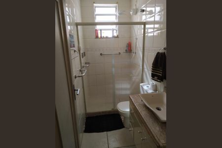 Casa à venda com 200m², 5 quartos e 3 vagas Casa à venda com 200m², 5 quartos e 3 vagasBanheiro 1 Casa 2