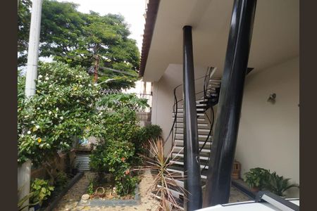 Casa à venda com 200m², 5 quartos e 3 vagas Casa à venda com 200m², 5 quartos e 3 vagasÁrea comum