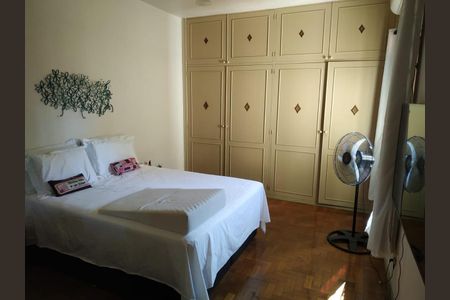 Casa à venda com 200m², 5 quartos e 3 vagas Casa à venda com 200m², 5 quartos e 3 vagasQuarto 1 Casa 2