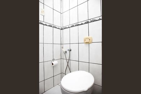 Banheiro de apartamento à venda com 1 quarto, 35m² em Farroupilha, Porto Alegre