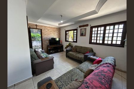 Casa para alugar com 90m², 4 quartos e 5 vagasSala