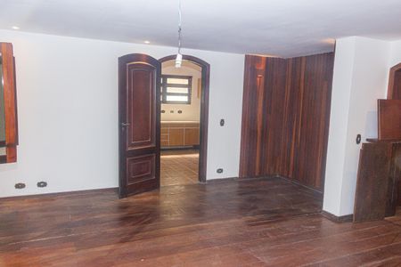 Sala 2 de casa para alugar com 4 quartos, 380m² em Jardim Santa Helena, São Paulo