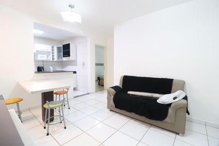 Sala de apartamento para alugar com 2 quartos, 52m² em Santa Mônica, Uberlândia