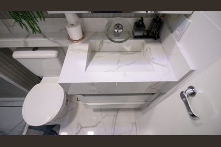 Apartamento à venda com 65m², 2 quartos e 1 vaga Apartamento à venda com 65m², 2 quartos e 1 vagaBanheiro