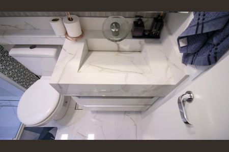 Apartamento à venda com 65m², 2 quartos e 1 vaga Apartamento à venda com 65m², 2 quartos e 1 vagaBanheiro