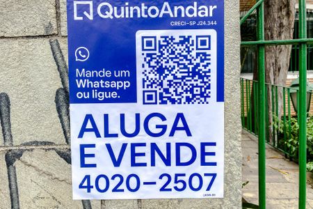 Casa à venda com 238m², 3 quartos e 8 vagas Casa à venda com 238m², 3 quartos e 8 vagasPlaquinha