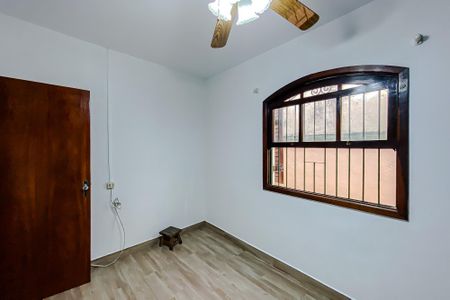 Casa à venda com 238m², 3 quartos e 8 vagas Casa à venda com 238m², 3 quartos e 8 vagasQuarto 2