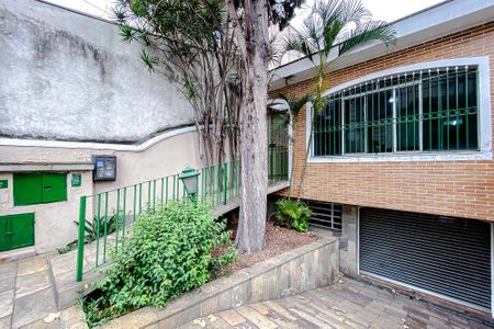 Casa à venda com 238m², 3 quartos e 8 vagas Casa à venda com 238m², 3 quartos e 8 vagasÁrea Externa