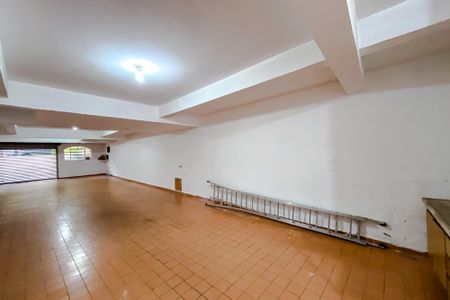 Casa à venda com 238m², 3 quartos e 8 vagas Casa à venda com 238m², 3 quartos e 8 vagasGaragem
