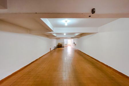 Casa à venda com 238m², 3 quartos e 8 vagas Casa à venda com 238m², 3 quartos e 8 vagasGaragem