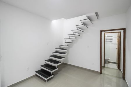 Sala de casa de condomínio para alugar com 2 quartos, 68m² em Heliópolis, Belford Roxo