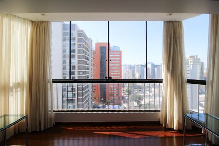 Sacada de apartamento para alugar com 3 quartos, 120m² em Indianópolis, São Paulo