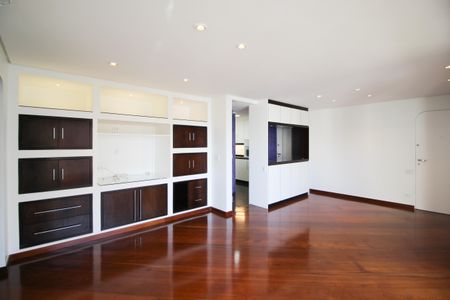 Sala de apartamento para alugar com 3 quartos, 120m² em Indianópolis, São Paulo
