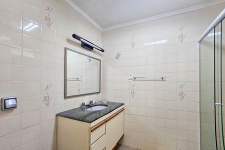 Apartamento para alugar com 129m², 3 quartos e 1 vaga Apartamento para alugar com 129m², 3 quartos e 1 vagaBanheiro da suíte