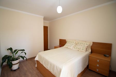 Casa à venda com 135m², 3 quartos e 3 vagasSuíte