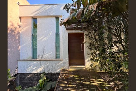 Casa à venda com 247m², 3 quartos e 4 vagas Casa à venda com 247m², 3 quartos e 4 vagasQuintal