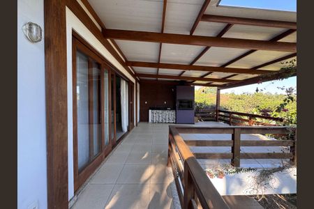 Casa à venda com 247m², 3 quartos e 4 vagas Casa à venda com 247m², 3 quartos e 4 vagasVaranda da Sala