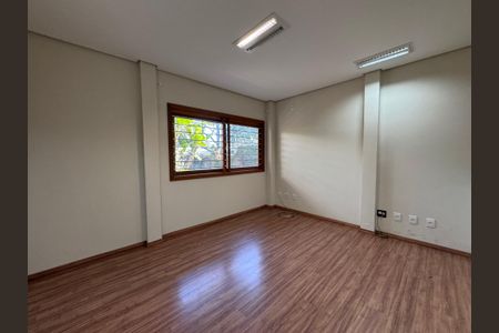 Casa à venda com 247m², 3 quartos e 4 vagas Casa à venda com 247m², 3 quartos e 4 vagasEspaço salão