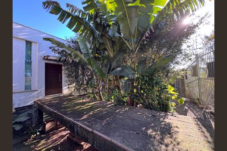 Casa à venda com 247m², 3 quartos e 4 vagas Casa à venda com 247m², 3 quartos e 4 vagasQuintal