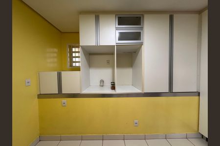 Casa à venda com 247m², 3 quartos e 4 vagas Casa à venda com 247m², 3 quartos e 4 vagasÁrea de Serviço