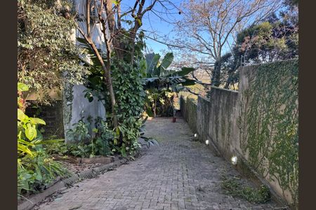 Casa à venda com 247m², 3 quartos e 4 vagas Casa à venda com 247m², 3 quartos e 4 vagasQuintal