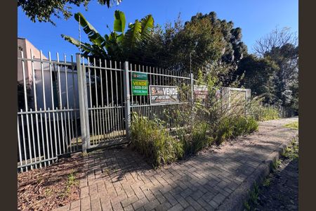 Casa à venda com 247m², 3 quartos e 4 vagas Casa à venda com 247m², 3 quartos e 4 vagasFachada