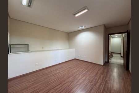 Casa à venda com 247m², 3 quartos e 4 vagas Casa à venda com 247m², 3 quartos e 4 vagasEspaço salão