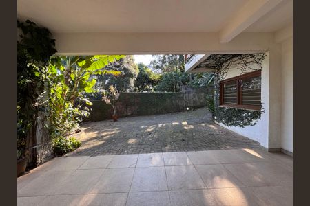 Casa à venda com 247m², 3 quartos e 4 vagas Casa à venda com 247m², 3 quartos e 4 vagasQuintal