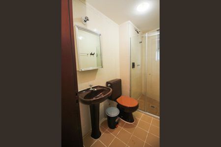 Banheiro de apartamento para alugar com 1 quarto, 42m² em Partenon, Porto Alegre